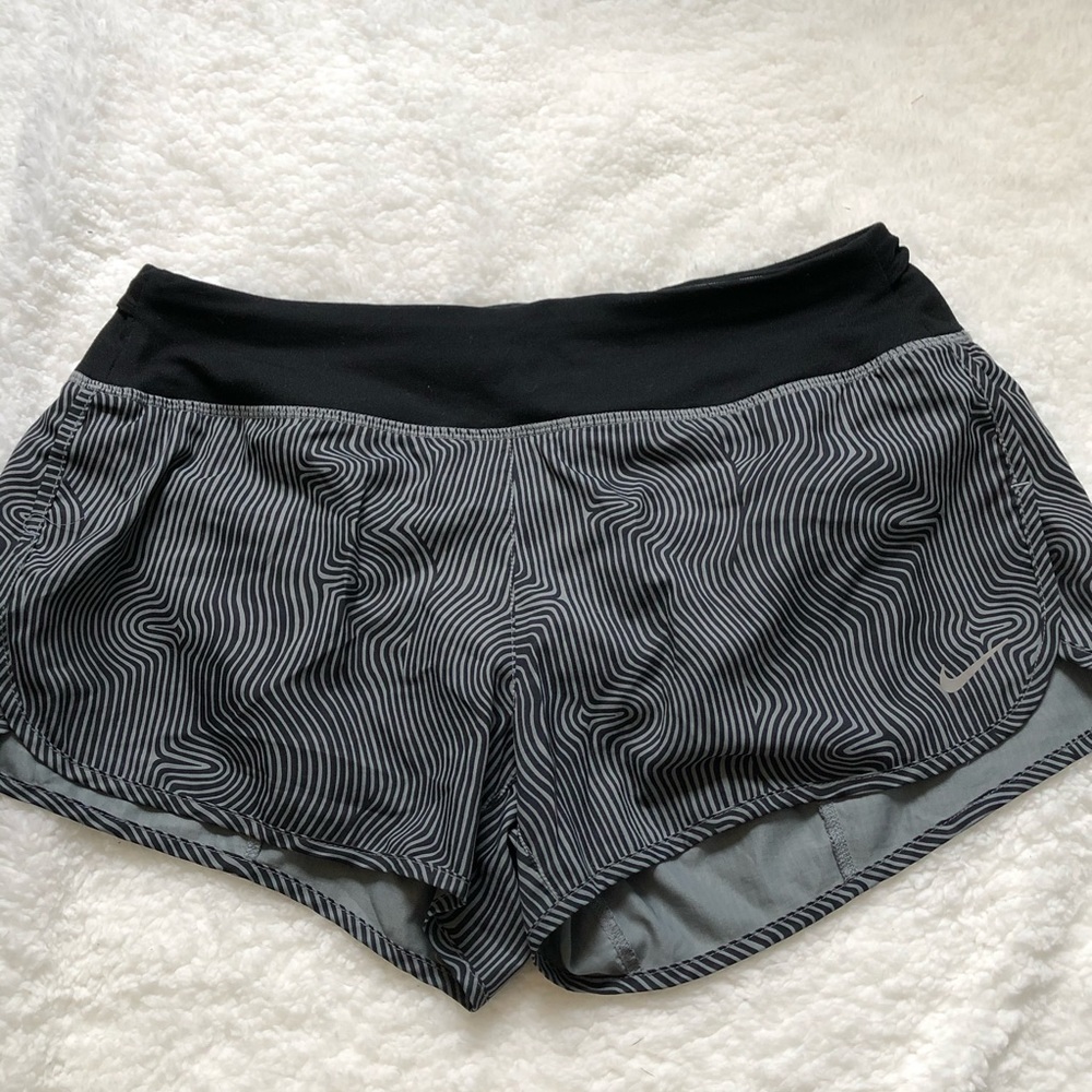 Black and grey patterned Nike shorts - Picture 1 of 3